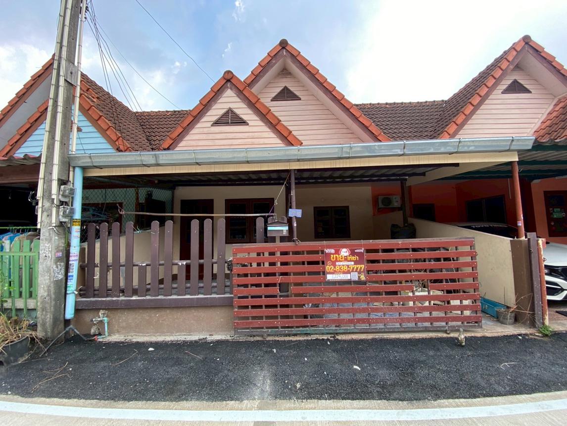 Townhouse outside Chonburi Sriracha Project, Chonburi Province