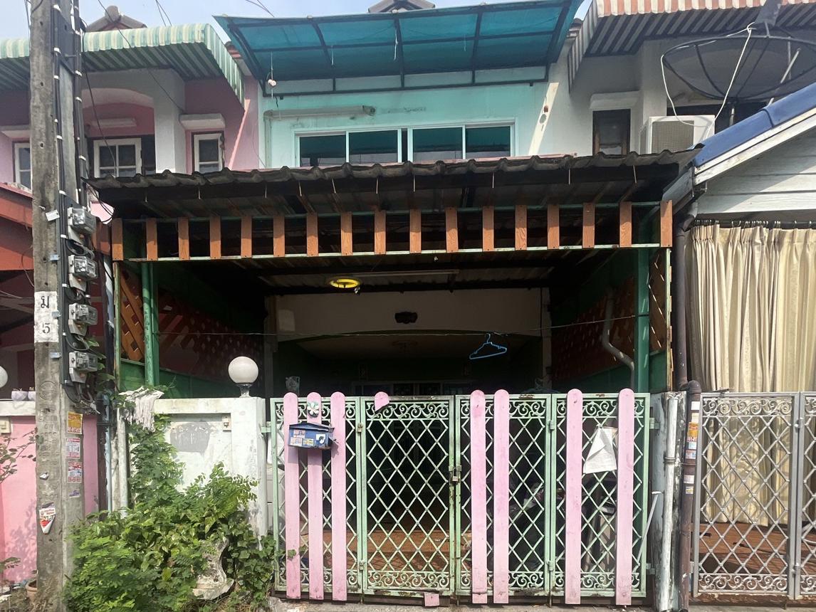 ทาวน์เฮ้าส์ บ้าน เค.ซี คลัสเตอร์ รามอินทรา คลองสามวา กรุงเทพมหานคร
(หมายเหตุ: มีการใช้ภาษาอังกฤษไว้เพื่อชื่อโครงการและชื่อบริษัท)