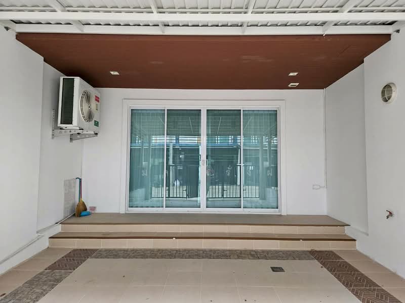 Chuan Chuen Modus Viphavadi, Bangkok
