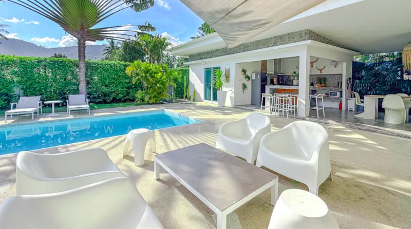 Freehold 3BR Pool Villa with Jacuzzi in Maenam Koh Samui Investment, Surat Thani
