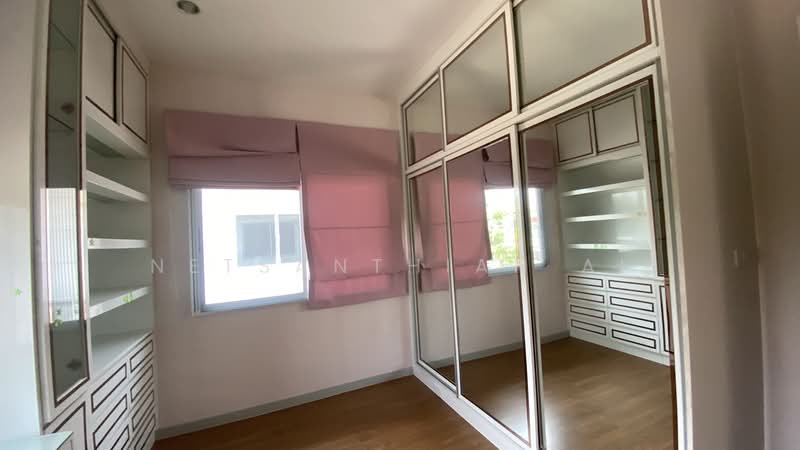 Villa Nova Thepharak, Samut Prakan