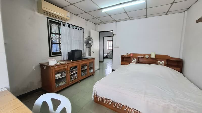 Baan Buathong 4, Nonthaburi