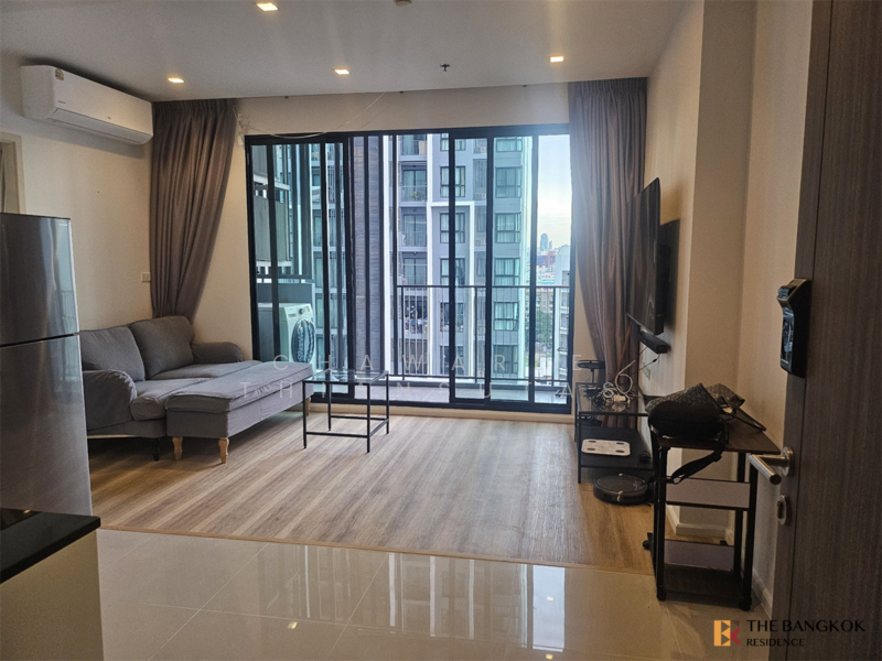 Quinn Ratchada 17, Bangkok