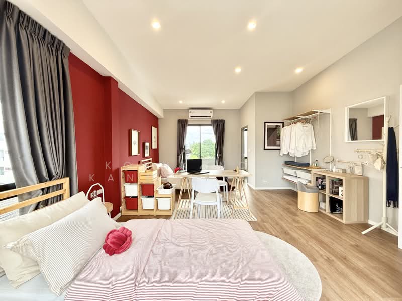 BRITLOFT LADPRAO CHOKCHAI4, Bangkok