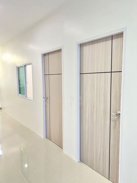 Burapha 24, Bangkok