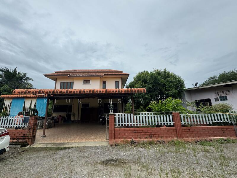 Waterfront Home on Damnoen Saduak Canal, Ratchaburi