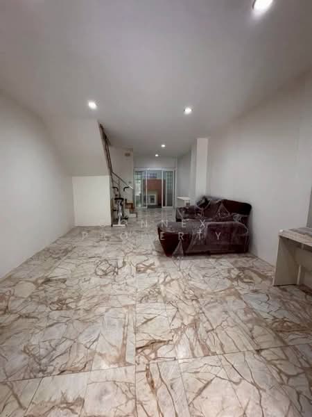 Two-story townhouse, Soi Ramintra 40 (Intersection 8), Bangkok