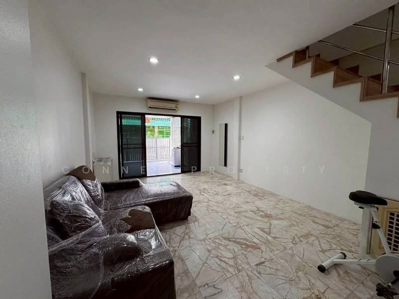 Two-story townhouse, Soi Ramintra 40 (Intersection 8), Bangkok