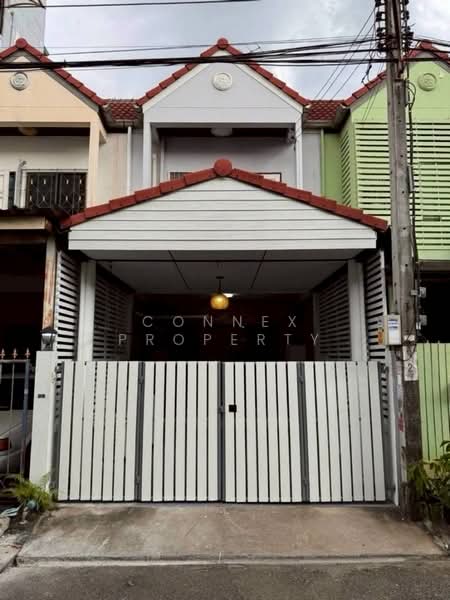 Two-story townhouse, Soi Ramintra 40 (Intersection 8), Bangkok