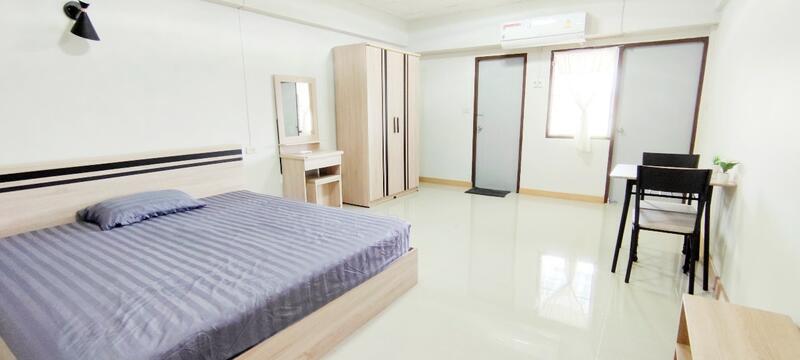 Manokit Condominium, Bangkok