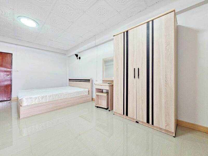Manokit Condominium, Bangkok
