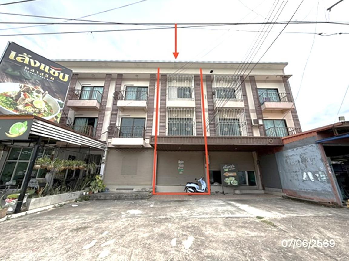 Commercial Townhouse in Si Racha, Chonburi