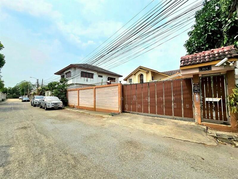 บ้านเดี่ยว 2 ชั้น 167 ตร.ว. บ้านเดี่ยว ซอยอยู่เย็น3 (ซอยมิตรแท้) ใกล้โรงเรียนนานาชาติกีรพัฒน์, Bangkok
