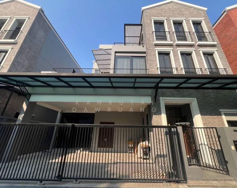 Artale Ekkamai-Ramintra, Bangkok