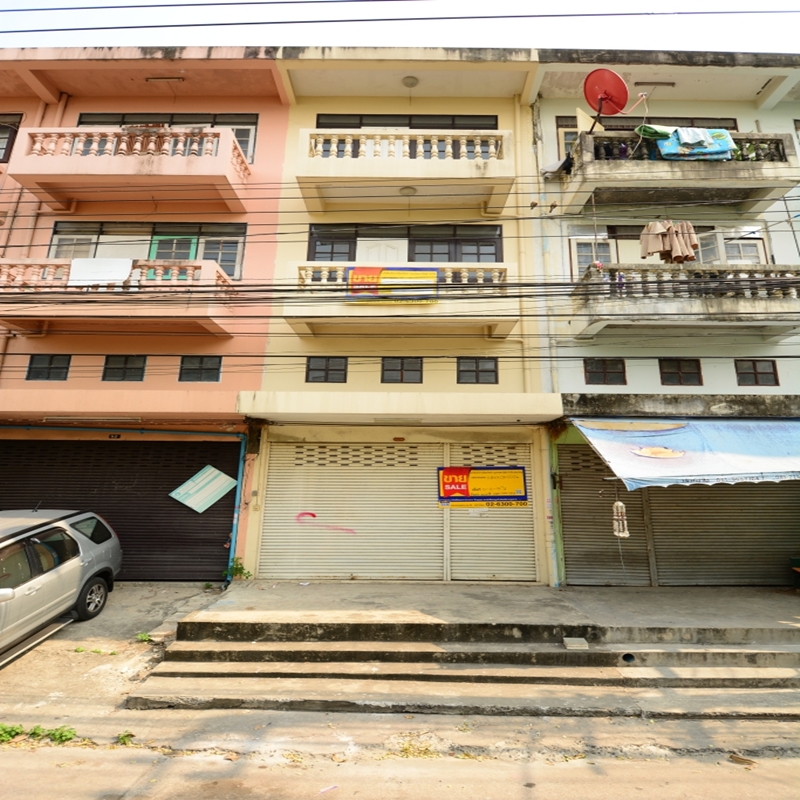 Commercial property on Soi Prayasuren 13