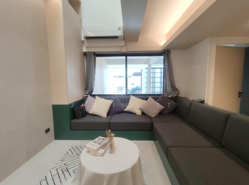 House for sale, sukhumvit 71 , predi pranomyong 14, near international school, ready to move in, Bangkok