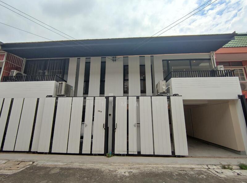 House for sale, sukhumvit 71 , predi pranomyong 14, near international school, ready to move in, Bangkok
