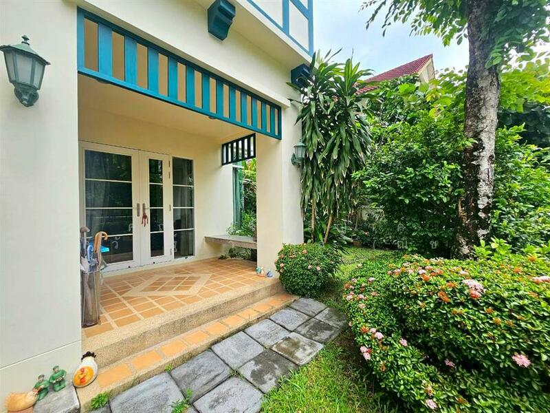 Vararom Phaholyothin-Saimai, Bangkok