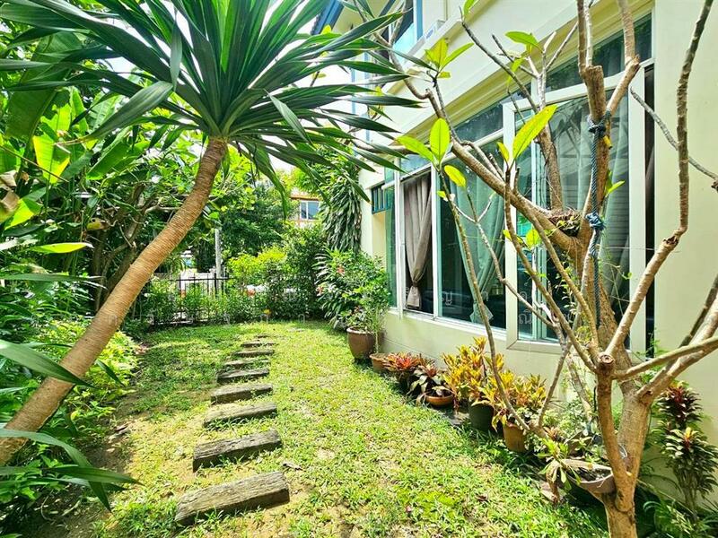 Vararom Phaholyothin-Saimai, Bangkok