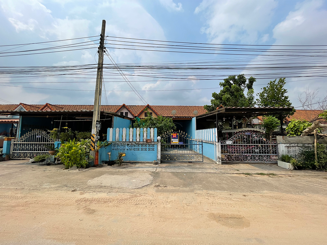 Townhouse project in Sri Racha, Buwari area.