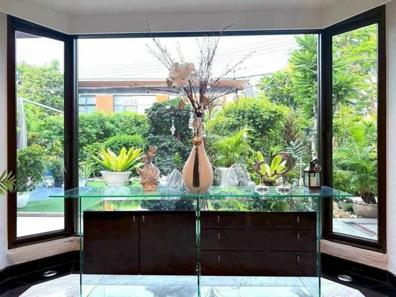 The Park Avenue Private, Bangkok