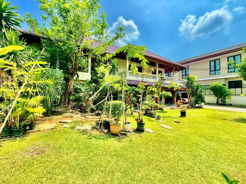 Kritsada Nakron 18, Bangkok