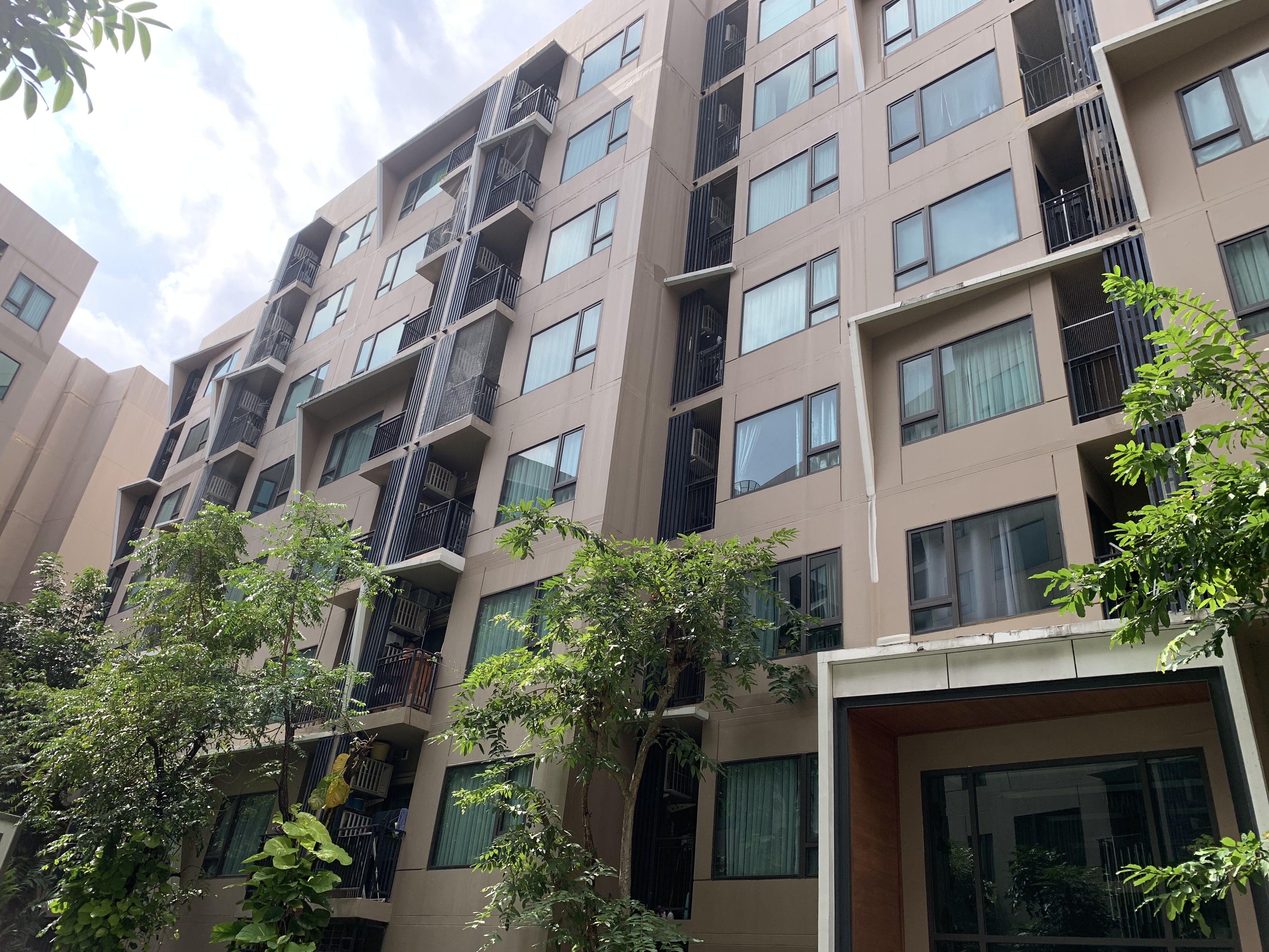ห้องชุดพักอาศัย โครงการคอนโดเลต พิกเซล สาทร
