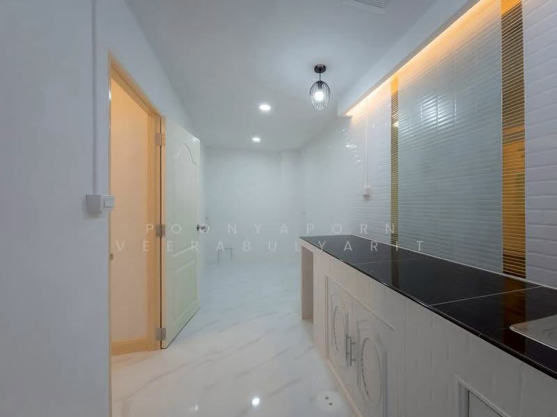 Baan Buathong 4, Nonthaburi