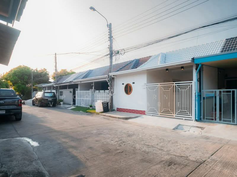 Baan Buathong 4, Nonthaburi