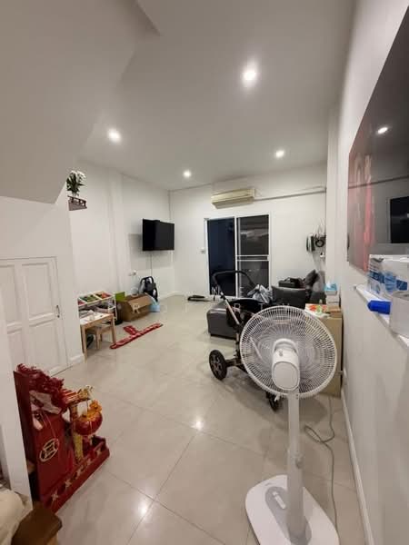 Prinyaluck Ekachai-Bangbon, Bangkok