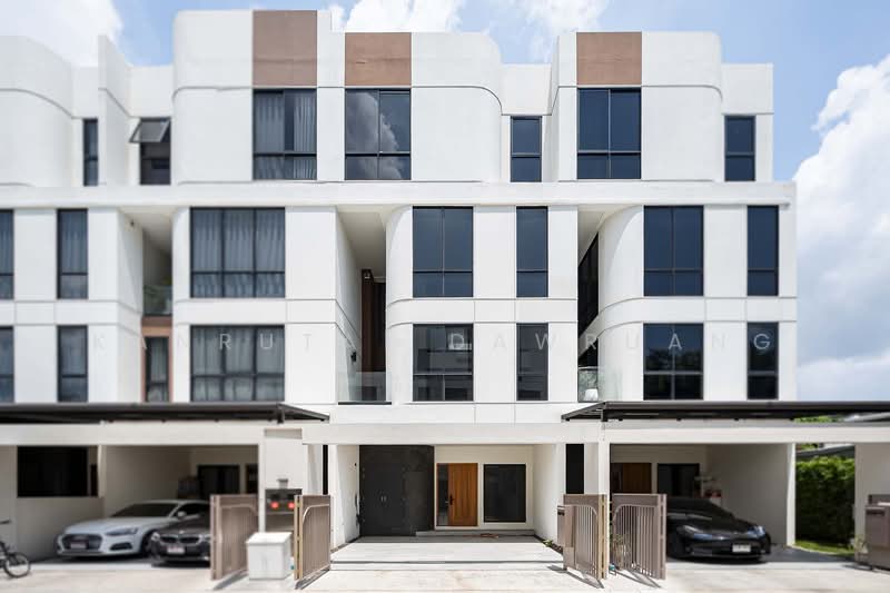 Demi Sathu 49, bangkok