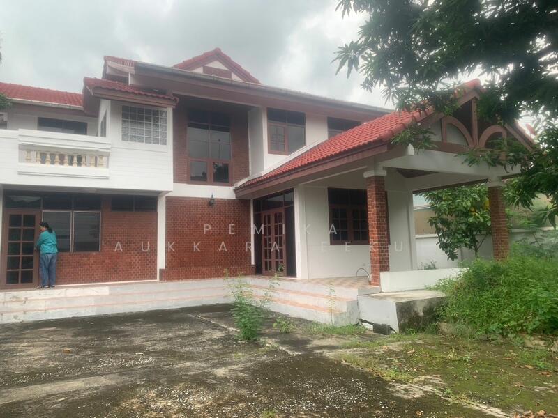 Seri Villa, Bangkok