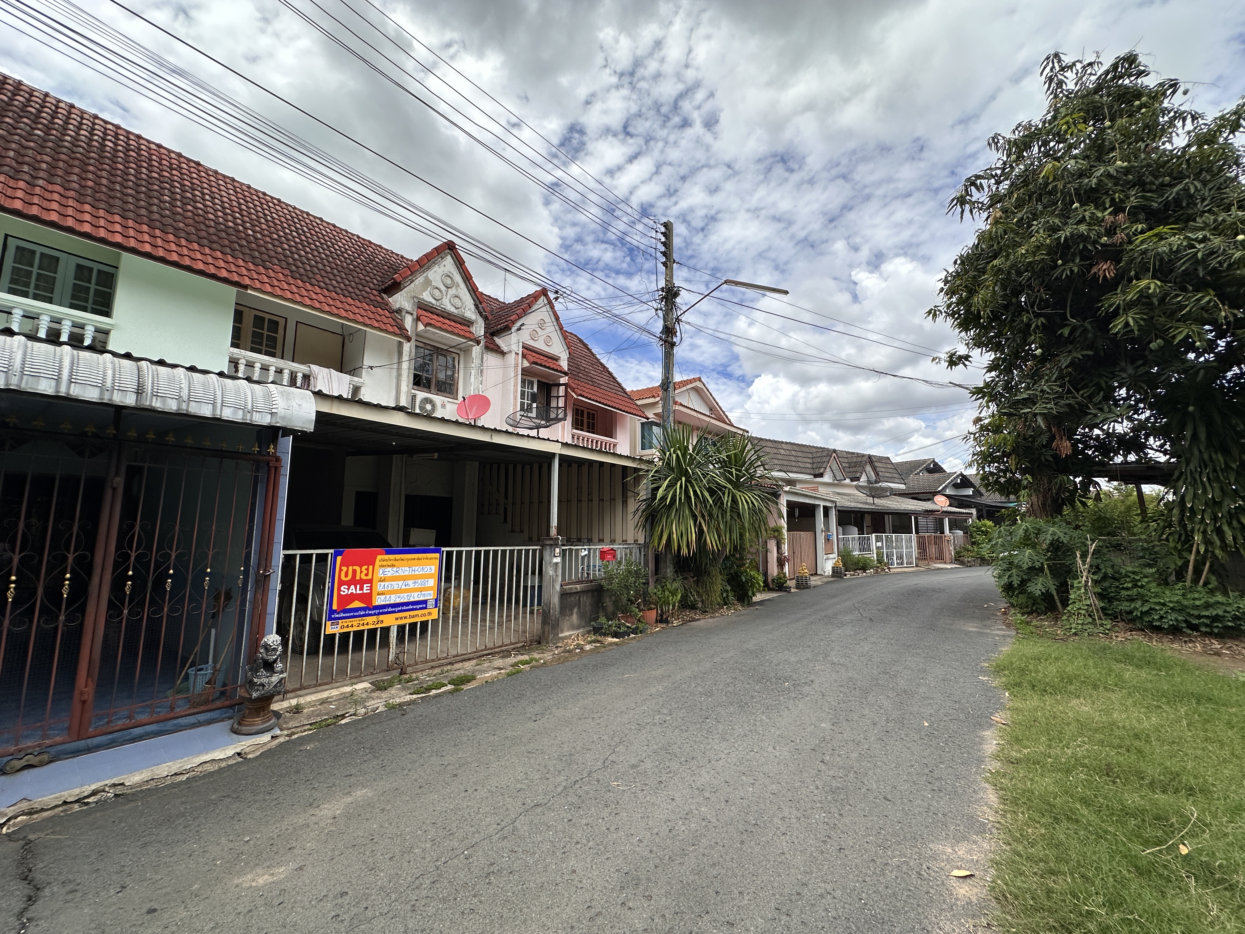 ทาวน์เฮ้าส์ โครงการธารธนา ในเมืองสุรินทร์