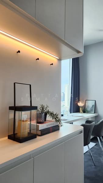 Tait Sathorn 12, Bangkok