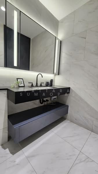 Tait Sathorn 12, Bangkok