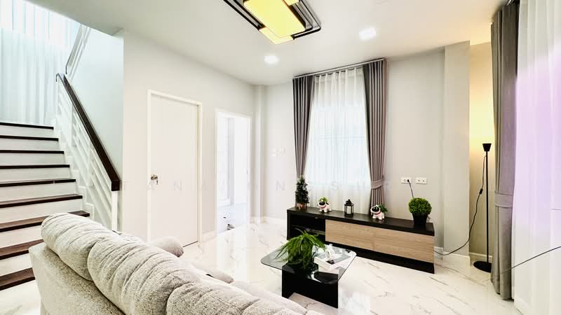 Baan Fah Piyarom Premier Park Phase 10, Pathum Thani