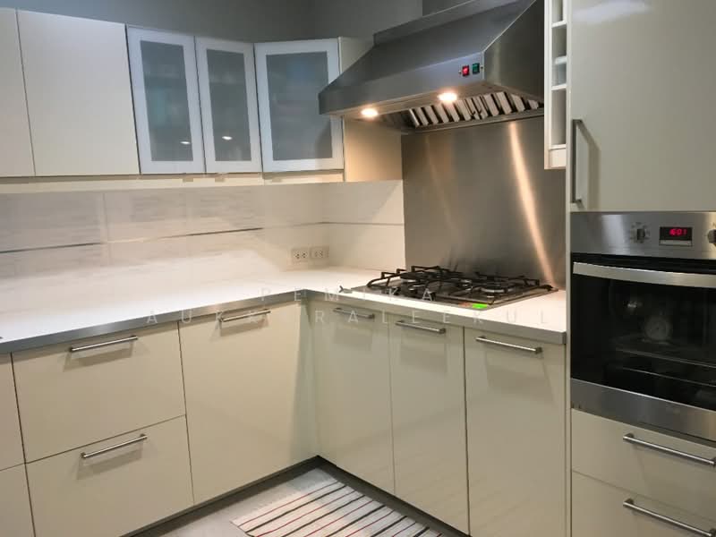 Thanapat Haus Sathorn - Narathiwas, Bangkok
