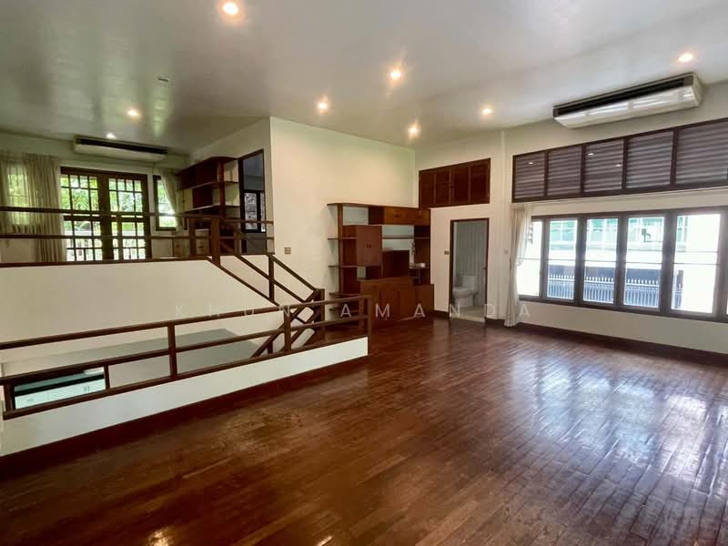 บ้านเดี่ยวสูง 2 ชั้น ซ.ร่วมฤดี, Bangkok