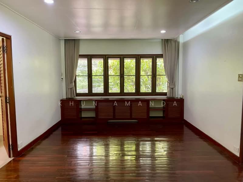 บ้านเดี่ยวสูง 2 ชั้น ซ.ร่วมฤดี, Bangkok