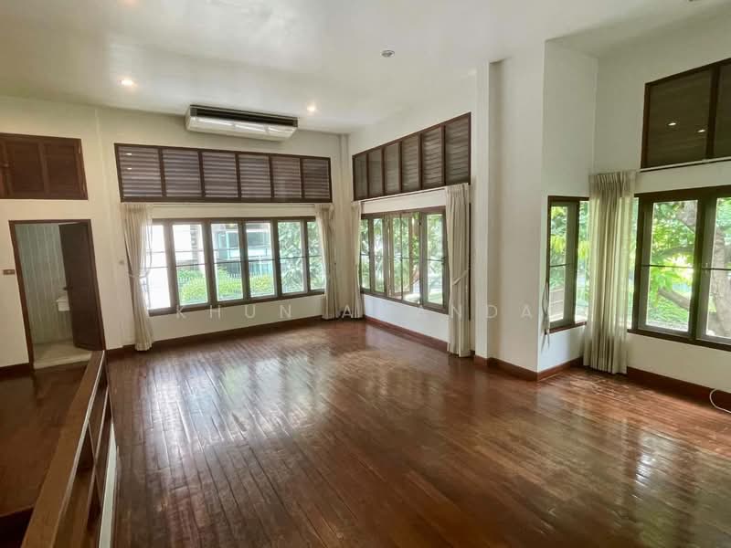 บ้านเดี่ยวสูง 2 ชั้น ซ.ร่วมฤดี, Bangkok