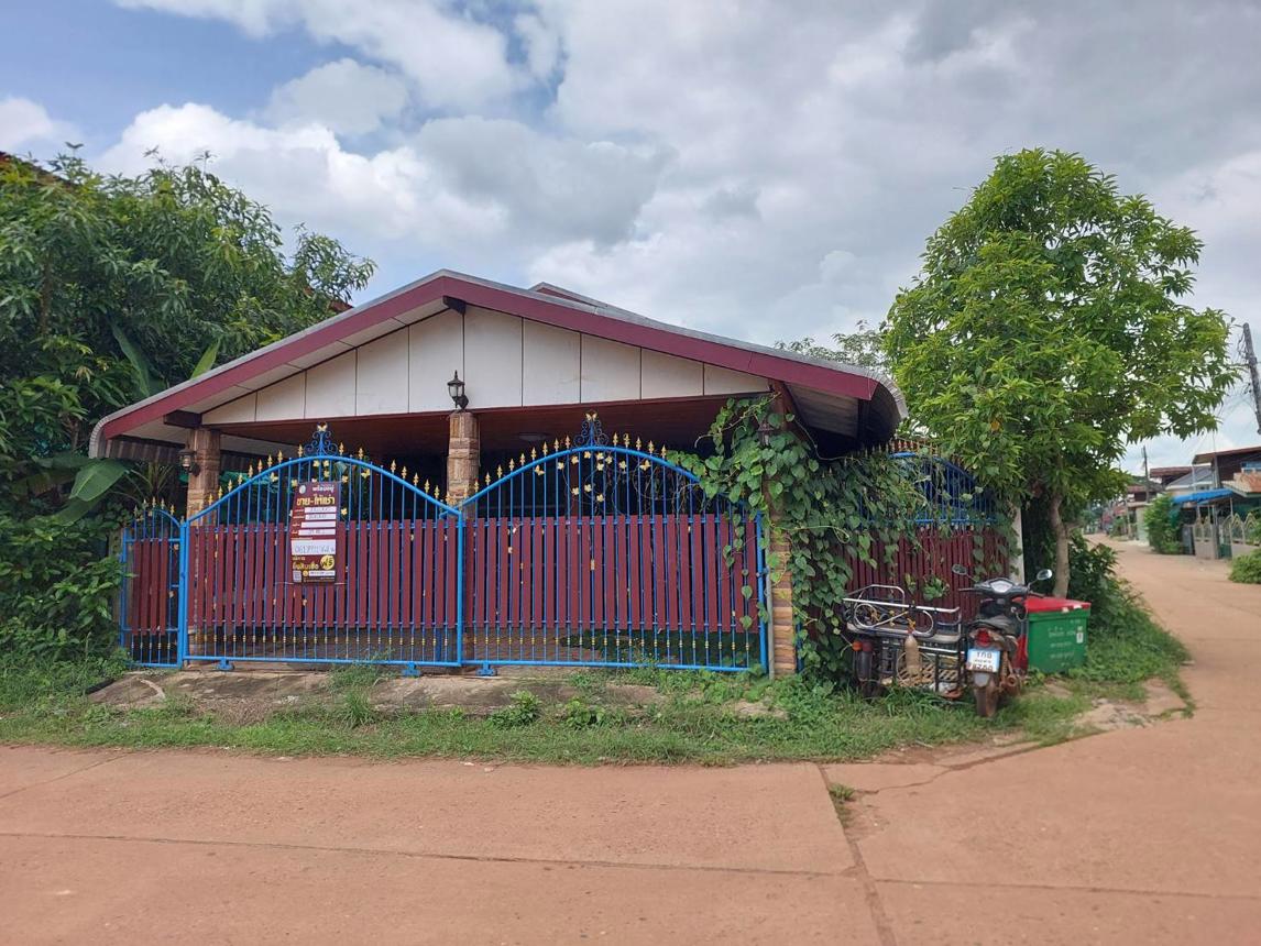 Single-detached house for sale outside Non Khai project, Tha Bo, Nong Khai province.
