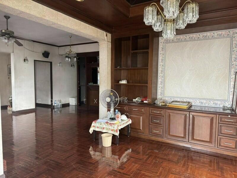 Baan bang mod , Soi 4, Bangkok
