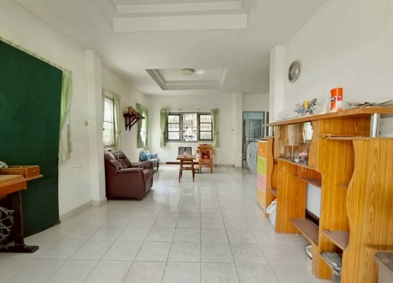 พาราไดซ์ การ์เด้นท์ ร่มเกล้า, Bangkok