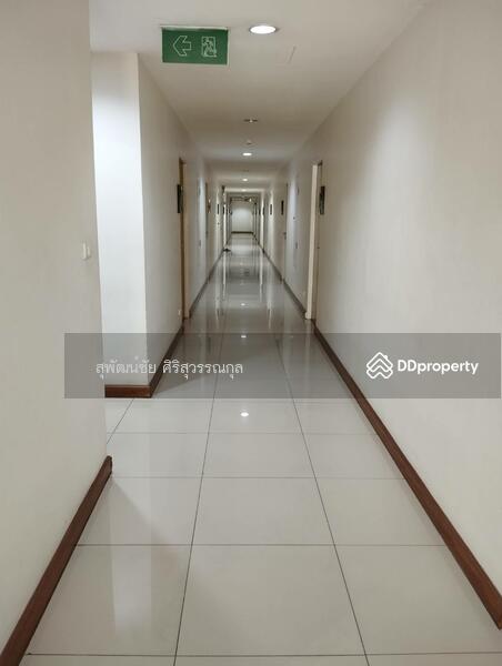 Max Condominium Ngam Wongwan-Khaerai, Nonthaburi