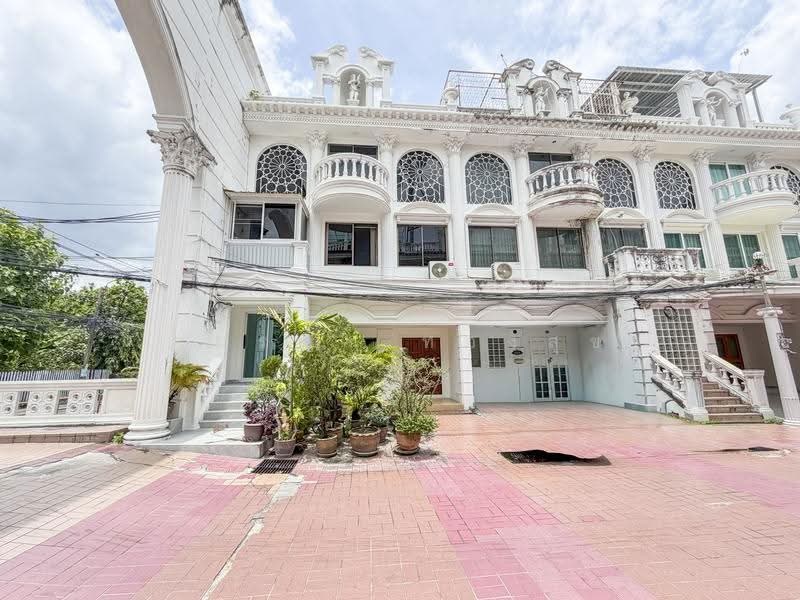 Leo Classic Place, Bangkok