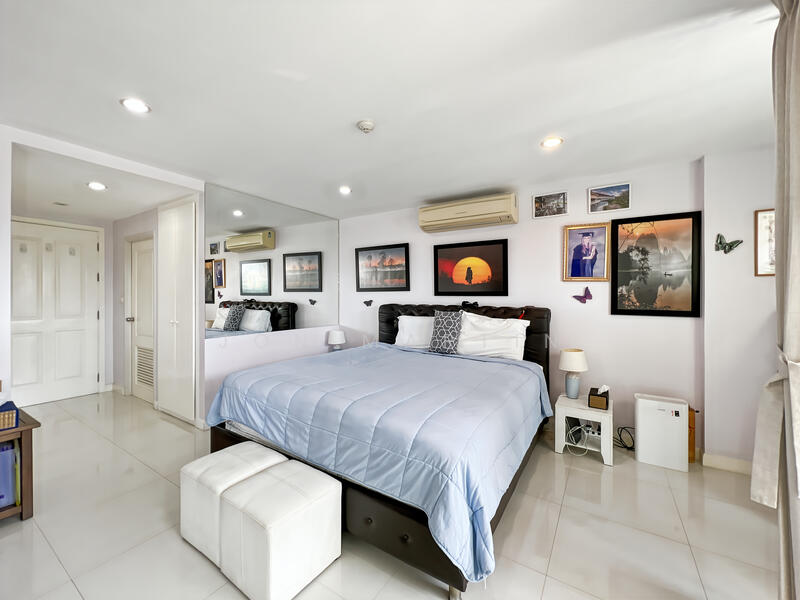 Tira Tiraa, Prachuap Khiri Khan