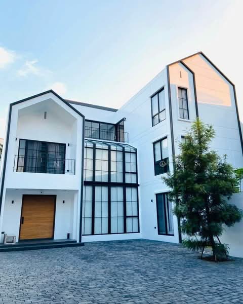 6-BR House, Bangkok
