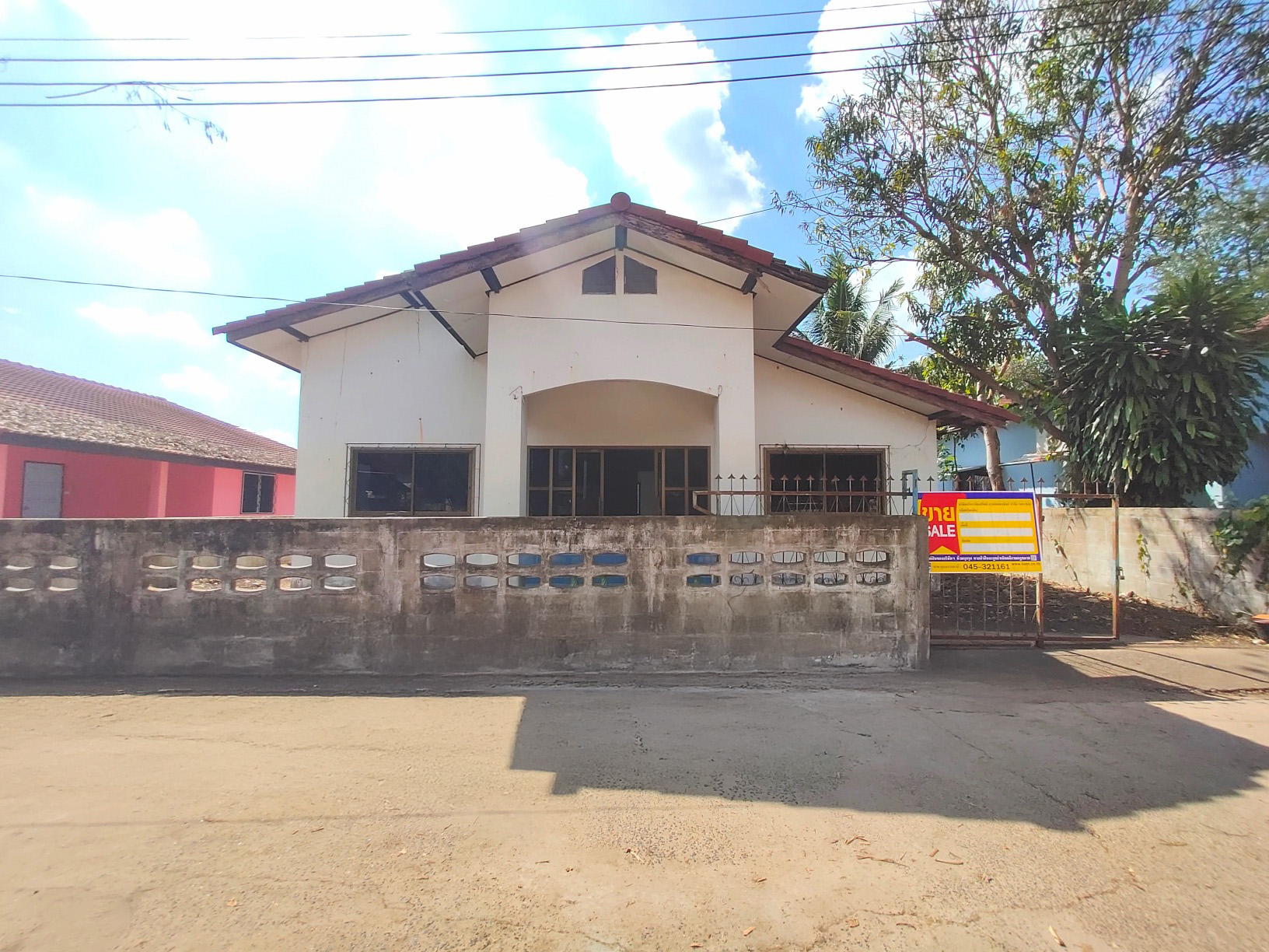 Single-Family Home in Ubon Ratchathani City