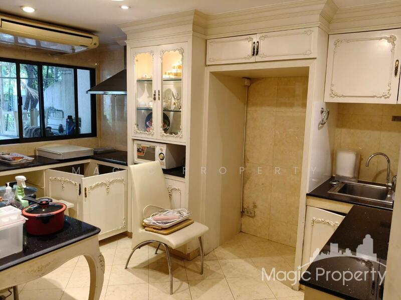 Supalai Place Sukhumvit 39, Bangkok
