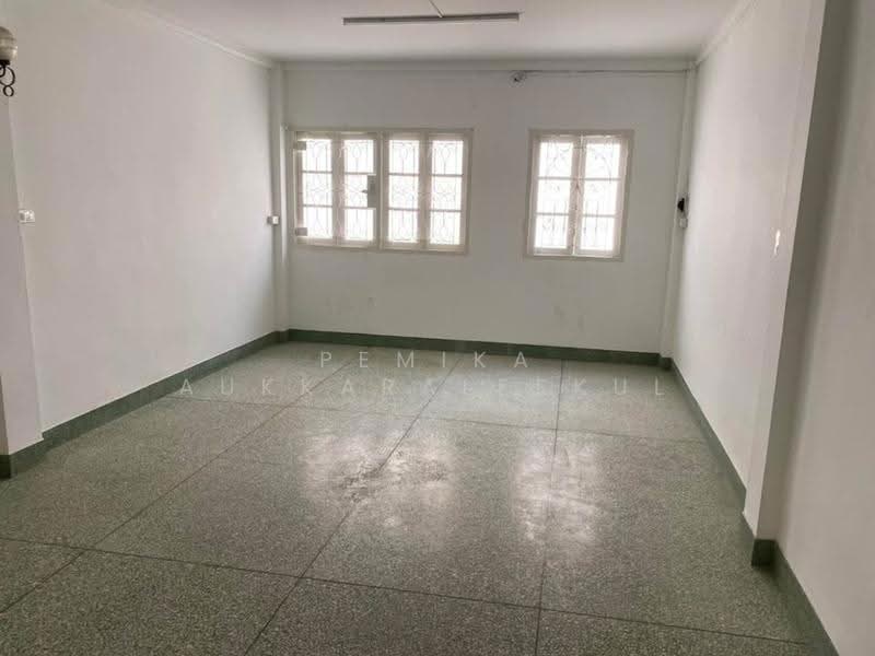 2-BR Townhouse, Bangkok